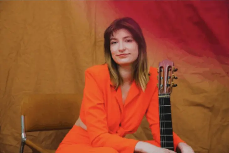 „World music on classical guitar“ Gitarrenworkshop: Ein musikalischer Einstieg mit der Musikerin Julia Schüler